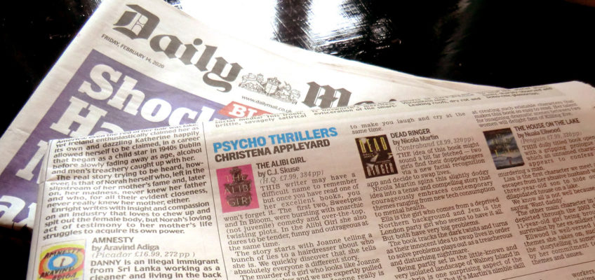 Dead Ringer reviewed in the Daily Mail